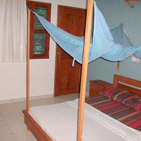 Dodoo Lodge Cotonou Bagian luar foto