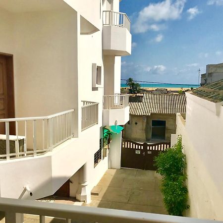 Dodoo Lodge Cotonou Bagian luar foto