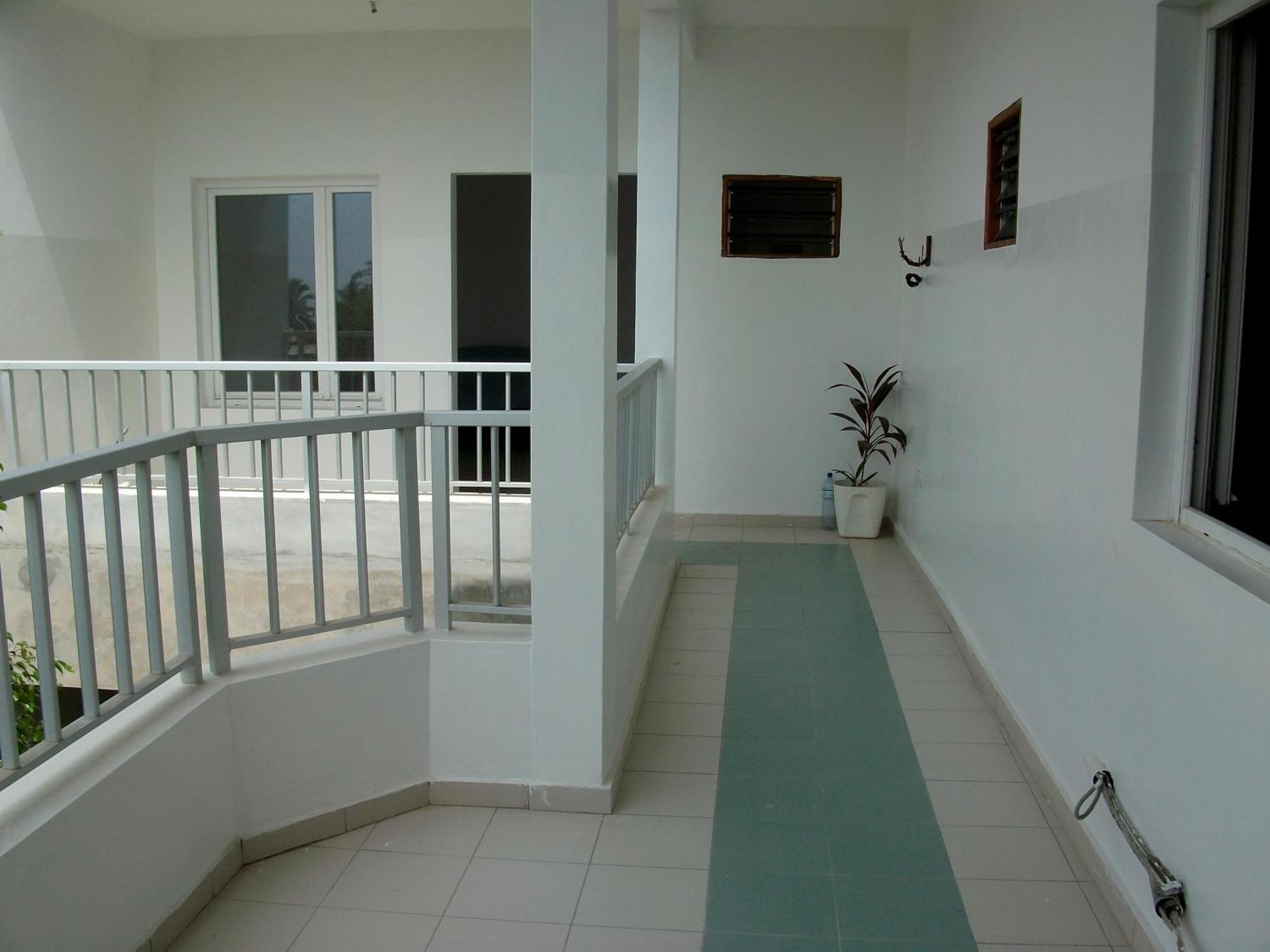 Dodoo Lodge Cotonou Bagian luar foto