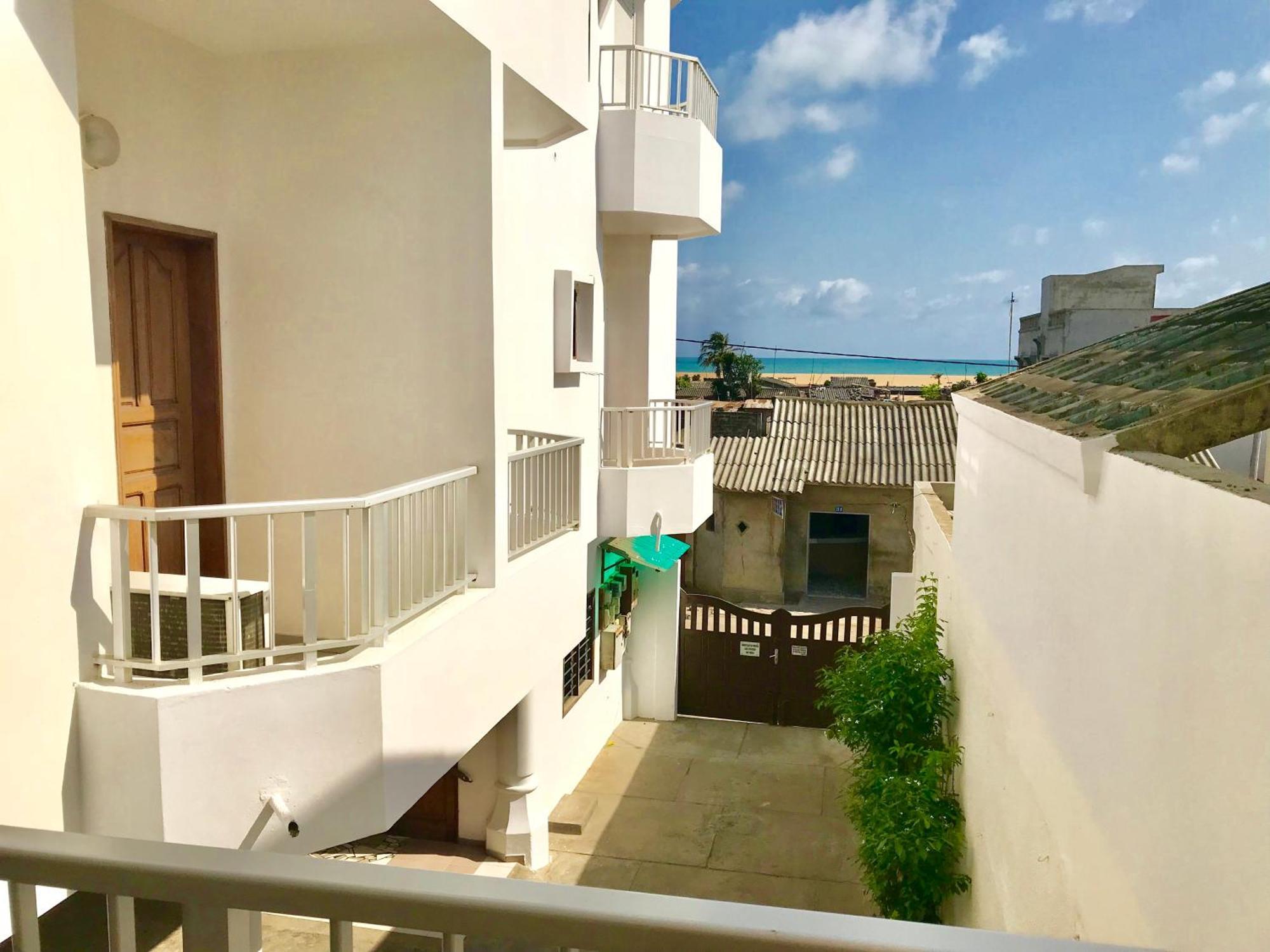 Dodoo Lodge Cotonou Bagian luar foto
