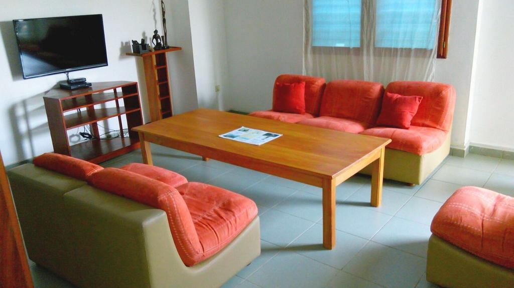 Dodoo Lodge Cotonou Bagian luar foto