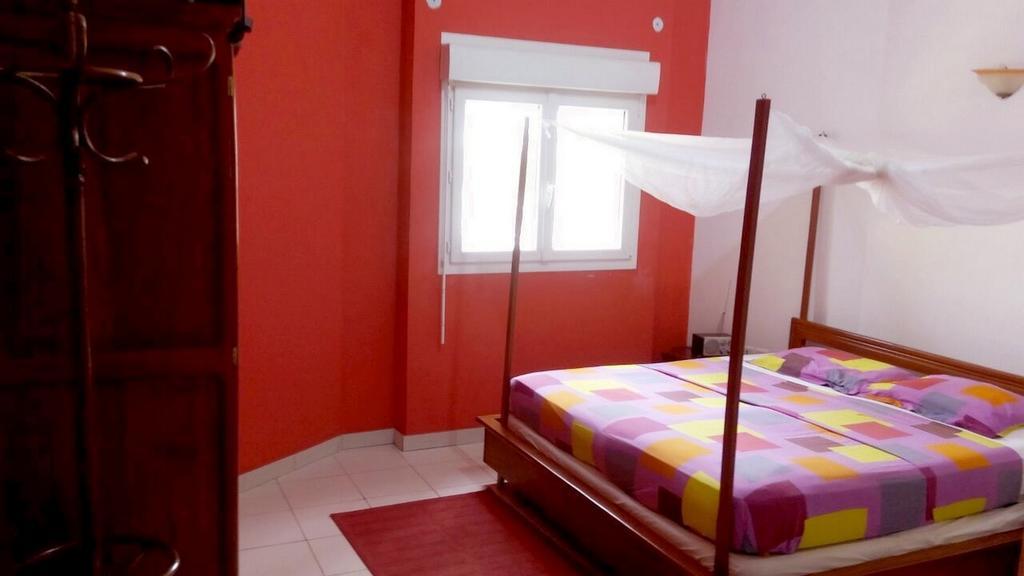 Dodoo Lodge Cotonou Bagian luar foto