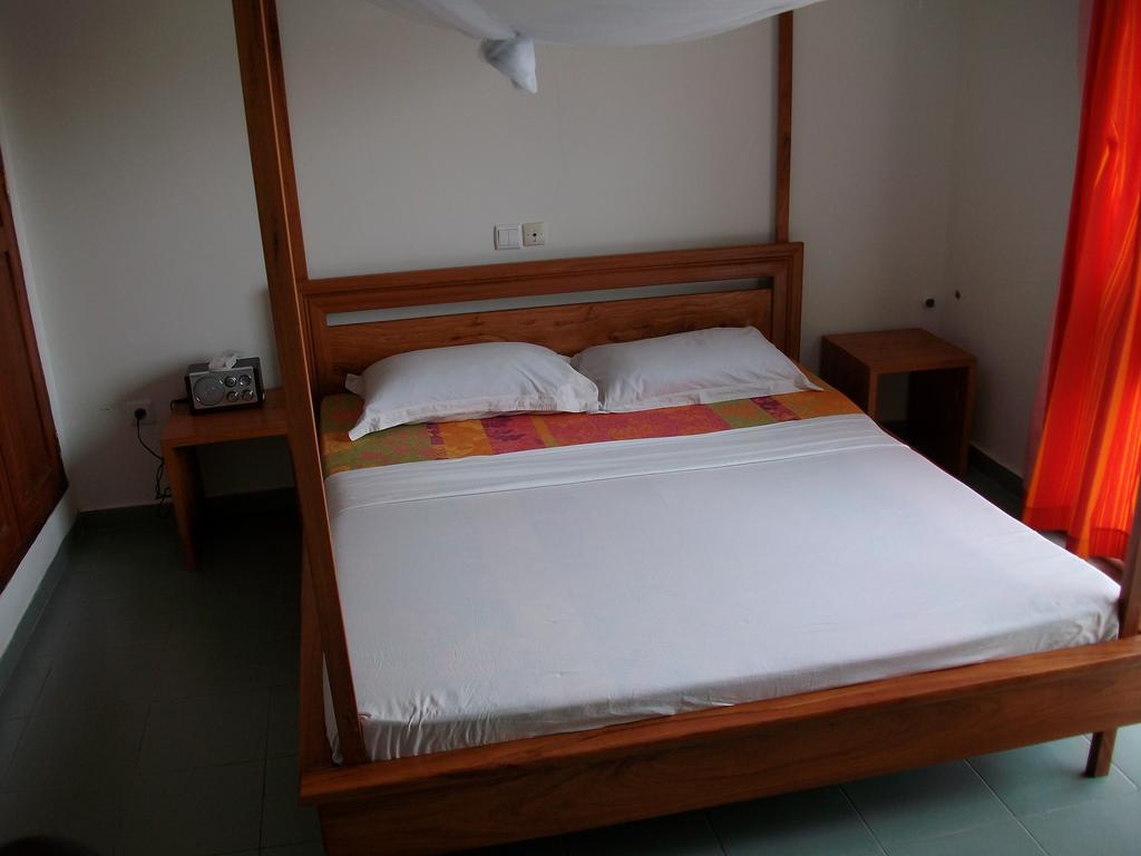 Dodoo Lodge Cotonou Bagian luar foto
