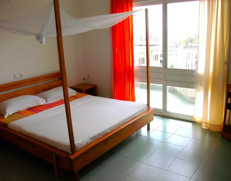 Dodoo Lodge Cotonou Bagian luar foto