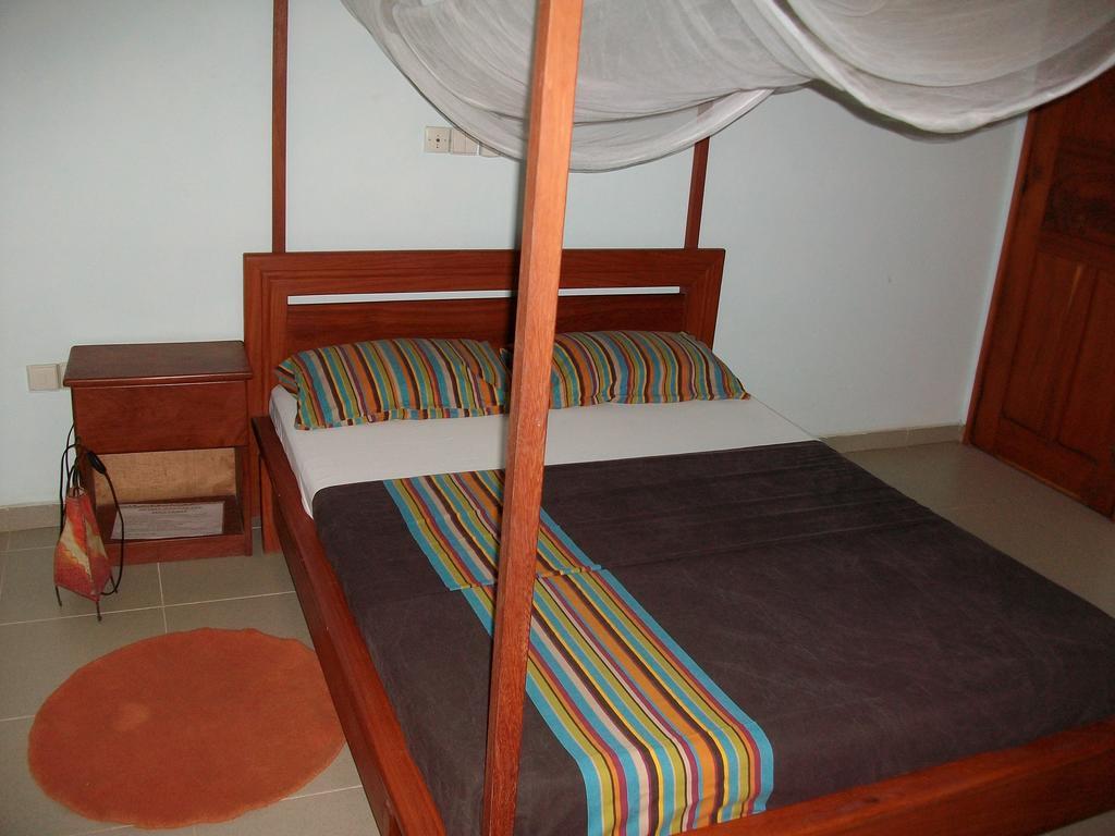 Dodoo Lodge Cotonou Bagian luar foto