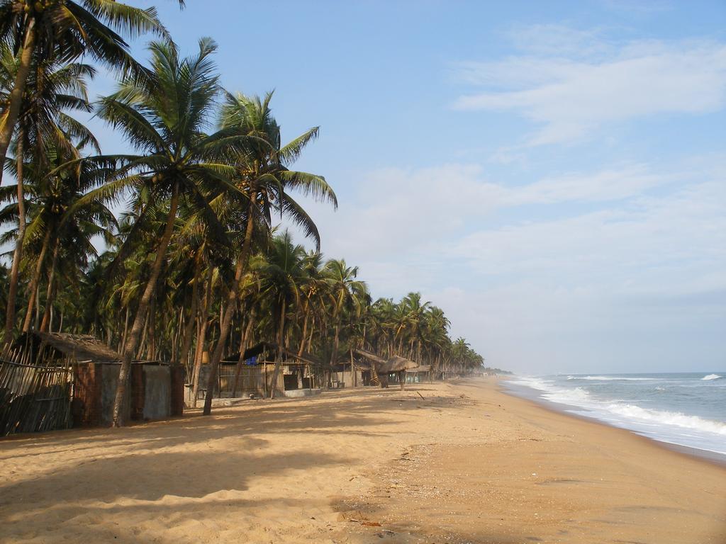 Dodoo Lodge Cotonou Bagian luar foto