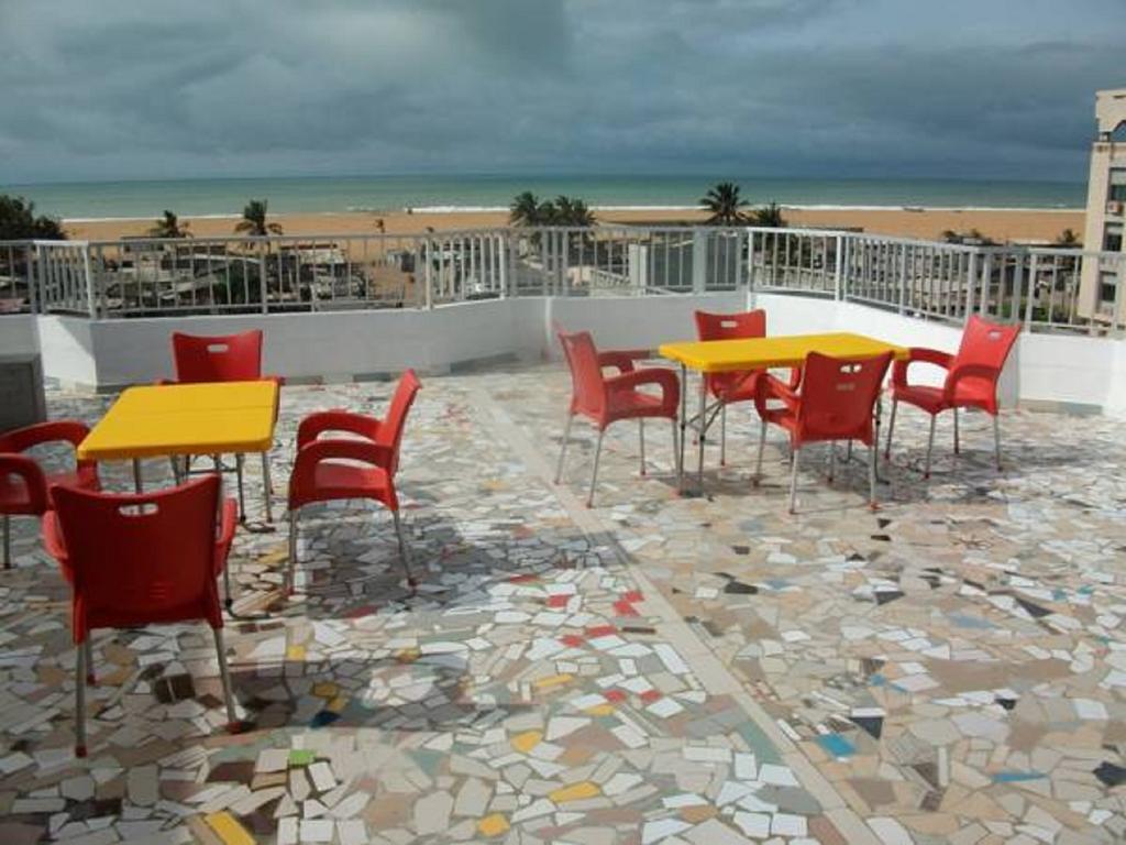 Dodoo Lodge Cotonou Bagian luar foto