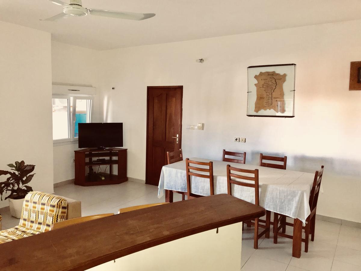 Dodoo Lodge Cotonou Bagian luar foto